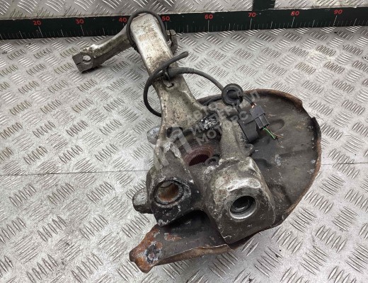 Кулак поворотный левый Audi A4 B7 (8EC, 8ED) 2004-2008  Audi A4 A4 B7 (8EC, 8ED) 2004-2008