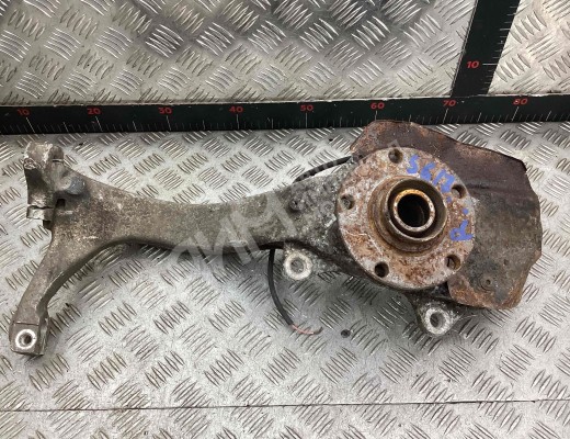 Кулак поворотный правый Audi A6 C5 (4B) 2001-2004 рестайлинг  Audi A6 A6 C5 (4B) 2001-2004 рестайлинг