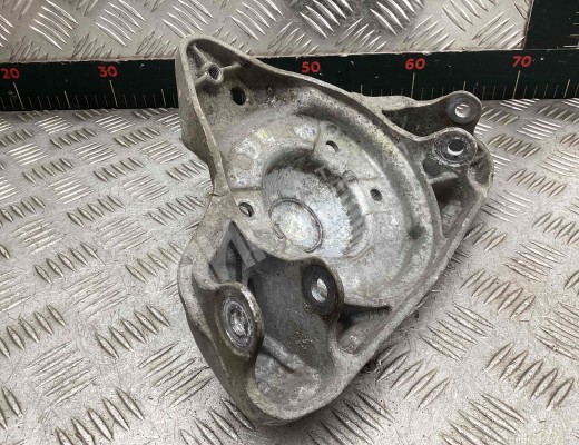 Опора амортизатора верхняя (чашка) Audi A6 C5 (4B) 2001-2004 рестайлинг  Audi A6 A6 C5 (4B) 2001-2004 рестайлинг