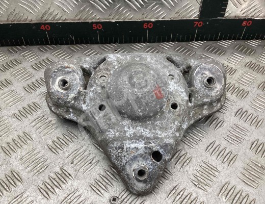 Опора амортизатора верхняя (чашка) Audi A6 C5 (4B) 2001-2004 рестайлинг  Audi A6 A6 C5 (4B) 2001-2004 рестайлинг