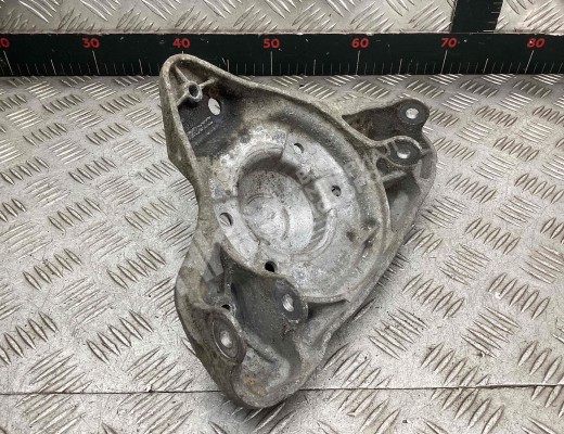 Опора амортизатора верхняя (чашка) Audi A6 C5 (4B) 2001-2004 рестайлинг  Audi A6 A6 C5 (4B) 2001-2004 рестайлинг