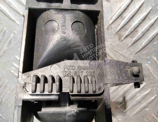 Ручка внутренняя передняя правая Volkswagen Golf II 1983-1992  Volkswagen Golf Golf II 1983-1992