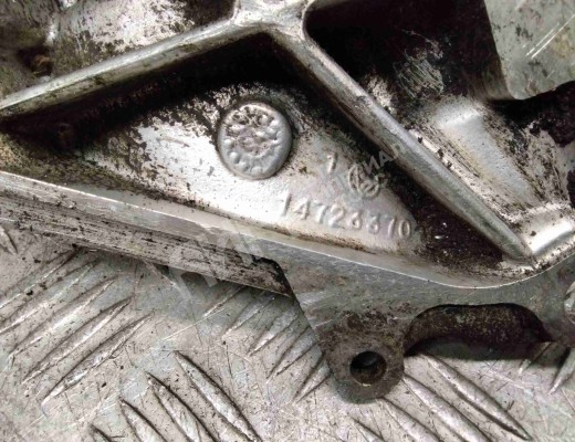 Кронштейн полуоси Peugeot 806 1994-2002  Peugeot 806 806 1994-2002