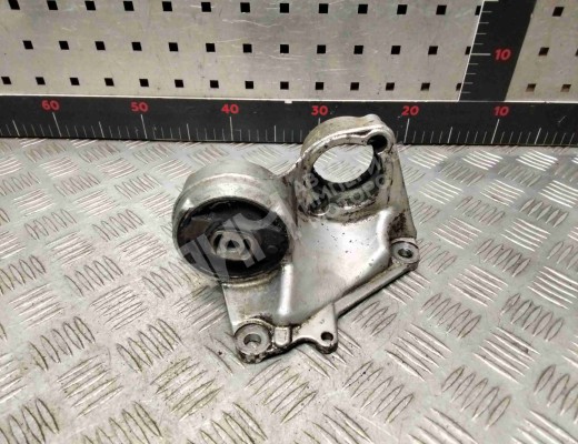 Кронштейн полуоси Peugeot 806 1994-2002  Peugeot 806 806 1994-2002