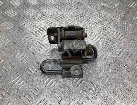 Петля двери передней левой Volkswagen Golf IV (1J) 1997-2004  Volkswagen Golf Golf IV (1J) 1997-2004