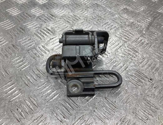 Петля двери передней правой Audi A6 C5 (4B) 1997-2001  Audi A6 A6 C5 (4B) 1997-2001