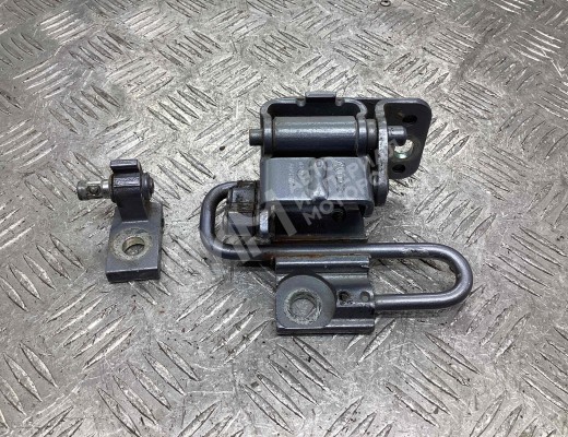 Петля двери передней правой Audi A6 C6 (4F) 2004-2008  Audi A6 A6 C6 (4F) 2004-2008