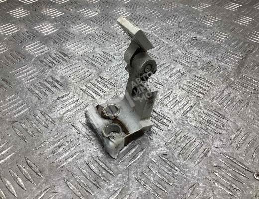 Петля двери передней правой Volkswagen Caddy II (9K) 1995-2003  Volkswagen Caddy Caddy II (9K) 1995-2003