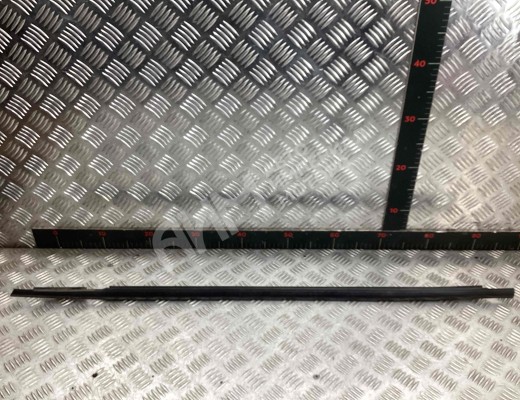 Молдинг стекла двери задней правой наружный Mazda 626 IV (GE/GV) 1992-1997  Mazda 626 626 IV (GE/GV) 1992-1997