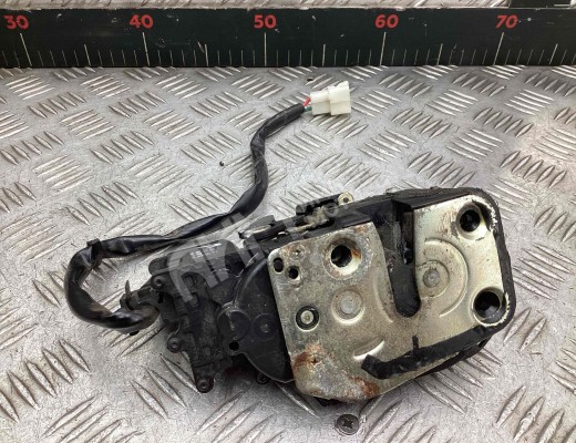 Замок двери задней правой Mazda 626 IV (GE/GV) 1992-1997  Mazda 626 626 IV (GE/GV) 1992-1997