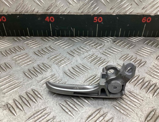 Ручка внутренняя передняя левая Mazda 3 I (BK) 2003-2009  Mazda 3 3 I (BK) 2003-2009