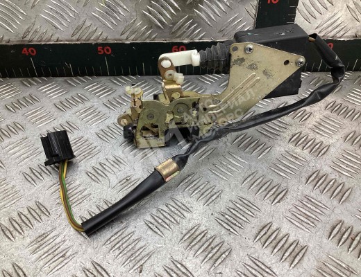 Замок двери передней левой Volvo 460 1988-1996  Volvo 460 460 1988-1996