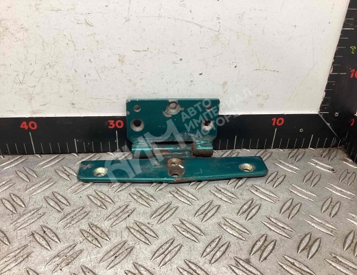 Петля двери передней левой Renault Magnum E-TECH II 1997-2000  Renault Magnum Magnum E-TECH II 1997-2000