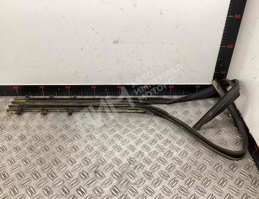 Направляющая стекла Renault Magnum E-TECH II 1997-2000  Renault Magnum Magnum E-TECH II 1997-2000