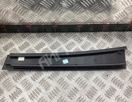 Накладка двери задней левой Volvo V50 (MW) 2003-2007  Volvo V50 V50 (MW) 2003-2007