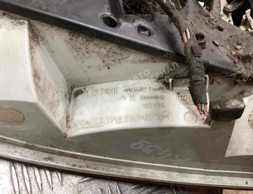 Фонарь задний правый Audi A4 B6 (8EC, 8E5) 2000-2004  Audi A4 A4 B6 (8EC, 8E5) 2000-2004