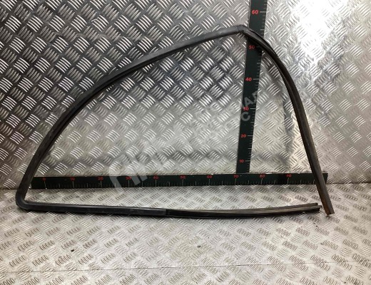 Уплотнитель Honda CR-V II (RD8, RD9) 2004-2006 рестайлинг  Honda CR-V CR-V II (RD8, RD9) 2004-2006 рестайлинг