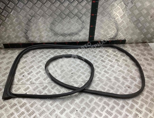 Уплотнитель двери передней левой Honda CR-V II (RD8, RD9) 2004-2006 рестайлинг  Honda CR-V CR-V II (RD8, RD9) 2004-2006 рестайлинг