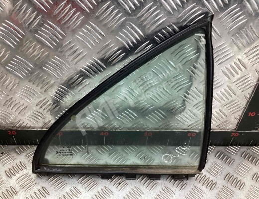 Форточка задняя правая Toyota Avensis II (T250) 2003-2008  Toyota Avensis Avensis II (T250) 2003-2008
