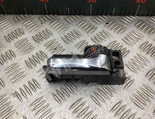 Ручка внутренняя задняя правая Toyota Avensis II (T250) 2003-2008  Toyota Avensis Avensis II (T250) 2003-2008