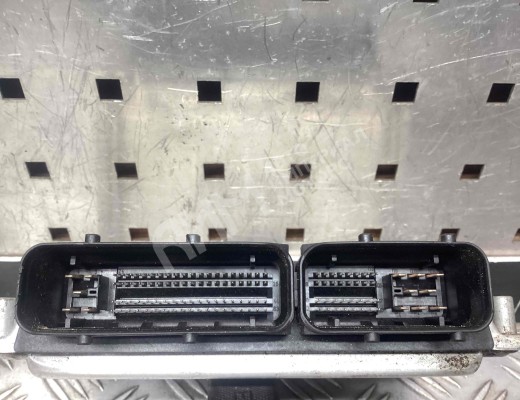 Блок управления двигателем Audi A4 B6 (8EC, 8E5) 2000-2004  Audi A4 A4 B6 (8EC, 8E5) 2000-2004