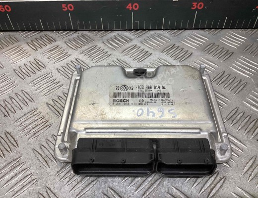 Блок управления двигателем Volkswagen Passat B5+ (3B) 2000-2005 рестайлинг  Volkswagen Passat Passat B5+ (3B) 2000-2005 рестайлинг