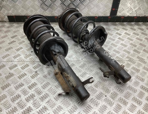 Стойка передняя левая Ford Focus I 2001-2005 рестайлинг  Ford Focus Focus I 2001-2005 рестайлинг