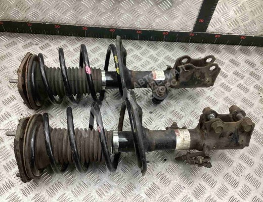 Стойка передняя правая Toyota Avensis III (T270) 2008-2015  Toyota Avensis Avensis III (T270) 2008-2015