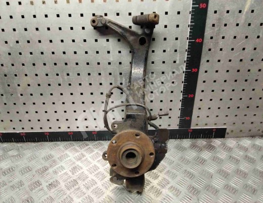 Кулак поворотный правый Audi A4 B5 (8D) 1994-1999  Audi A4 A4 B5 (8D) 1994-1999