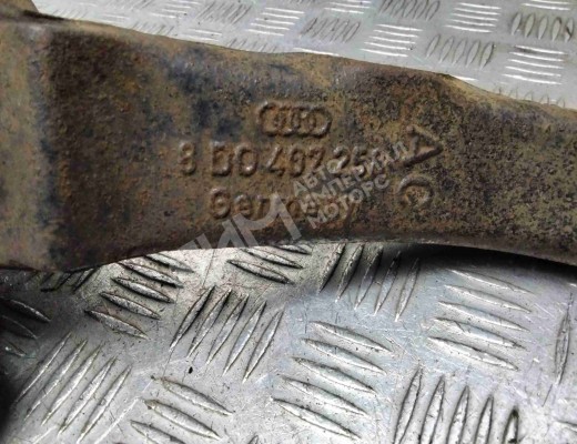 Кулак поворотный правый Volkswagen Passat B5 (3B) 1996-2000  Volkswagen Passat Passat B5 (3B) 1996-2000