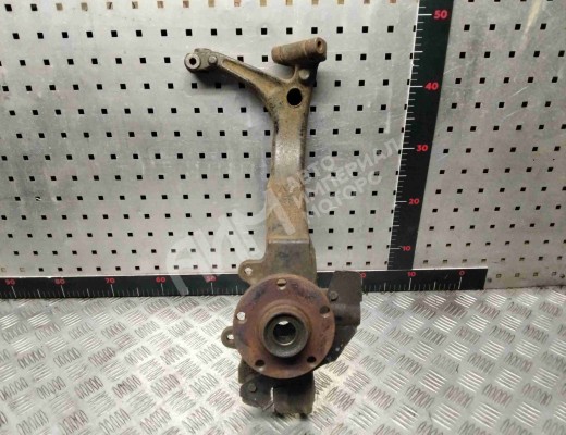 Кулак поворотный правый Volkswagen Passat B5 (3B) 1996-2000  Volkswagen Passat Passat B5 (3B) 1996-2000