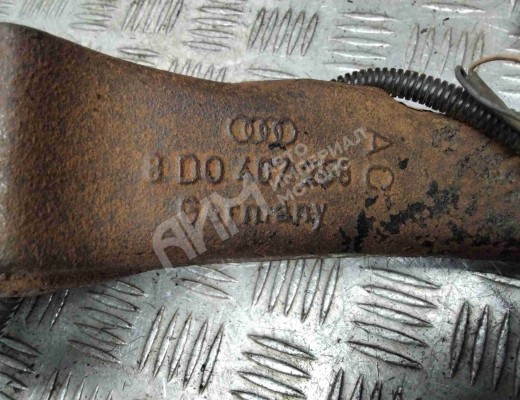 Кулак поворотный правый Volkswagen Passat B5 (3B) 1996-2000  Volkswagen Passat Passat B5 (3B) 1996-2000