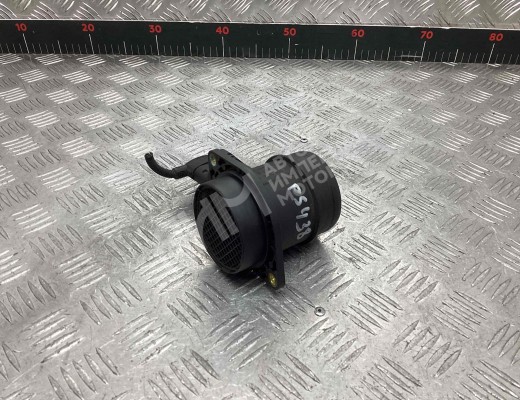 Расходомер воздуха Volkswagen Sharan I (7M) 2003-2010 2-й рестайлинг  Volkswagen Sharan Sharan I (7M) 2003-2010 2-й рестайлинг