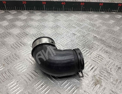 Патрубок интеркулера Volkswagen Sharan I (7M) 2003-2010 2-й рестайлинг  Volkswagen Sharan Sharan I (7M) 2003-2010 2-й рестайлинг