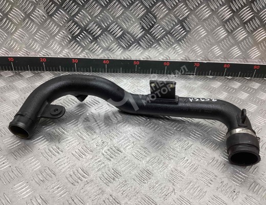Патрубок интеркулера Volkswagen Passat B5 (3B) 1996-2000  Volkswagen Passat Passat B5 (3B) 1996-2000