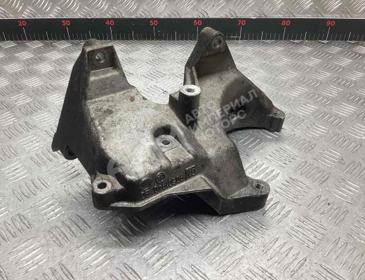 Кронштейн компрессора кондиционера Opel Omega B 1994-1999  Opel Omega Omega B 1994-1999