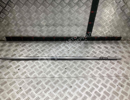 Молдинг стекла двери передней левой наружный Audi 100 C3 1982-1991  Audi 100 100 C3 1982-1991