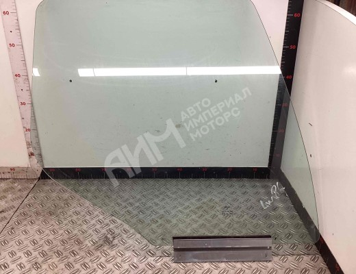 Стекло двери передней правой Renault Midlum I 2000-2006  Renault Midlum Midlum I 2000-2006