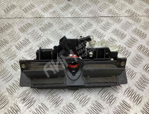 Ручка крышки багажника Audi A6 C5 (4B) 1997-2001  Audi A6 A6 C5 (4B) 1997-2001