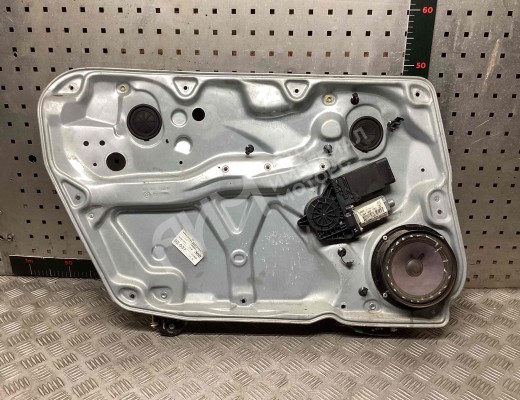 Стеклоподъемник передний левый Volkswagen Passat B5+ (3B) 2000-2005 рестайлинг  Volkswagen Passat Passat B5+ (3B) 2000-2005 рестайлинг