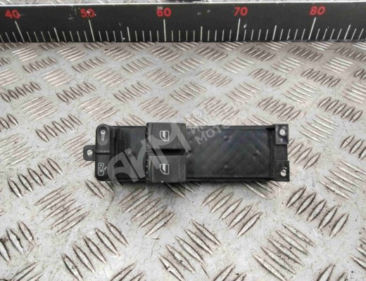 Блок управления стеклоподъемниками Volkswagen Passat B5+ (3B) 2000-2005 рестайлинг  Volkswagen Passat Passat B5+ (3B) 2000-2005 рестайлинг