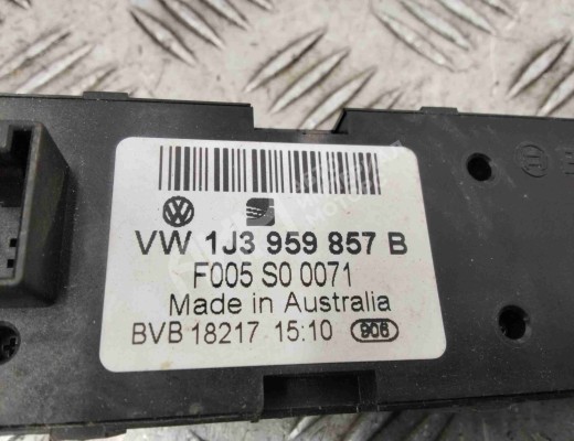Блок управления стеклоподъемниками Volkswagen Passat B5+ (3B) 2000-2005 рестайлинг  Volkswagen Passat Passat B5+ (3B) 2000-2005 рестайлинг