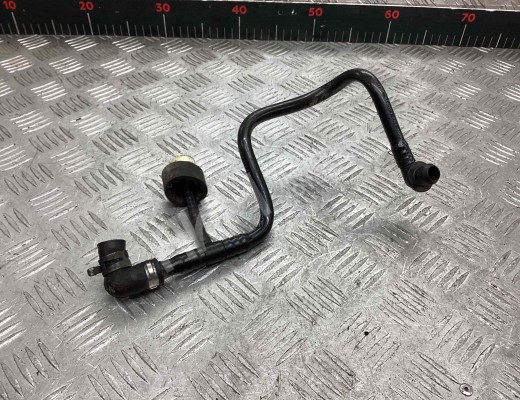 Трубка вакуумного насоса Audi A4 B7 (8EC, 8ED) 2004-2008  Audi A4 A4 B7 (8EC, 8ED) 2004-2008