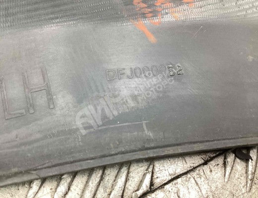 Молдинг крыла переднего левого Land Rover Discovery III (LA) 2004-2009  Land Rover Discovery Discovery III (LA) 2004-2009