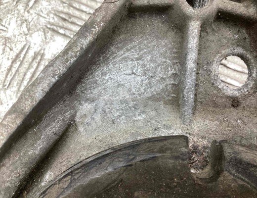 Опора амортизатора верхняя (чашка) Audi A4 B6 (8EC, 8E5) 2000-2004  Audi A4 A4 B6 (8EC, 8E5) 2000-2004