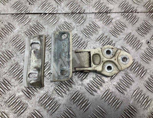 Петля двери передней правой Iveco Daily III 1999-2006  Iveco Daily Daily III 1999-2006