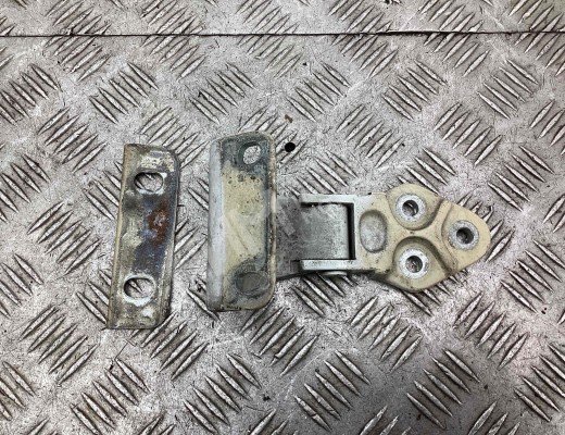 Петля двери передней правой Iveco Daily III 1999-2006  Iveco Daily Daily III 1999-2006