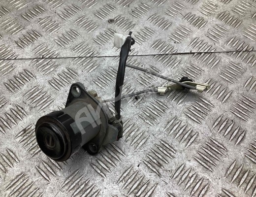 Кнопка открытия багажника Mazda 323F II (BA) 1994-1998  Mazda 323F 323F II (BA) 1994-1998