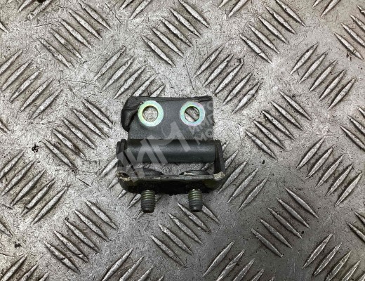 Петля крышки багажника Mazda 323F II (BA) 1994-1998  Mazda 323F 323F II (BA) 1994-1998