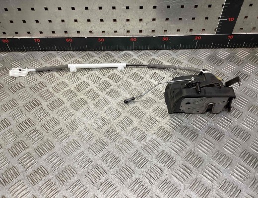 Замок двери передней правой BMW 3-Series (E46) 2001-2005 рестайлинг  BMW 3-Series 3-Series (E46) 2001-2005 рестайлинг